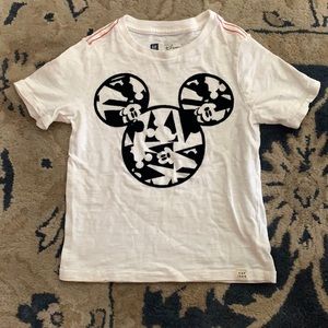 GAP Disney top